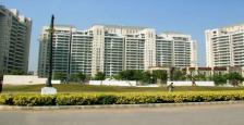 Semi Furnished 4 BHK+Servant Luxurious Apartment size of 10000 Sq.Ft. Available for Sale in DLF Aralias Golf Course Road Gurgaon